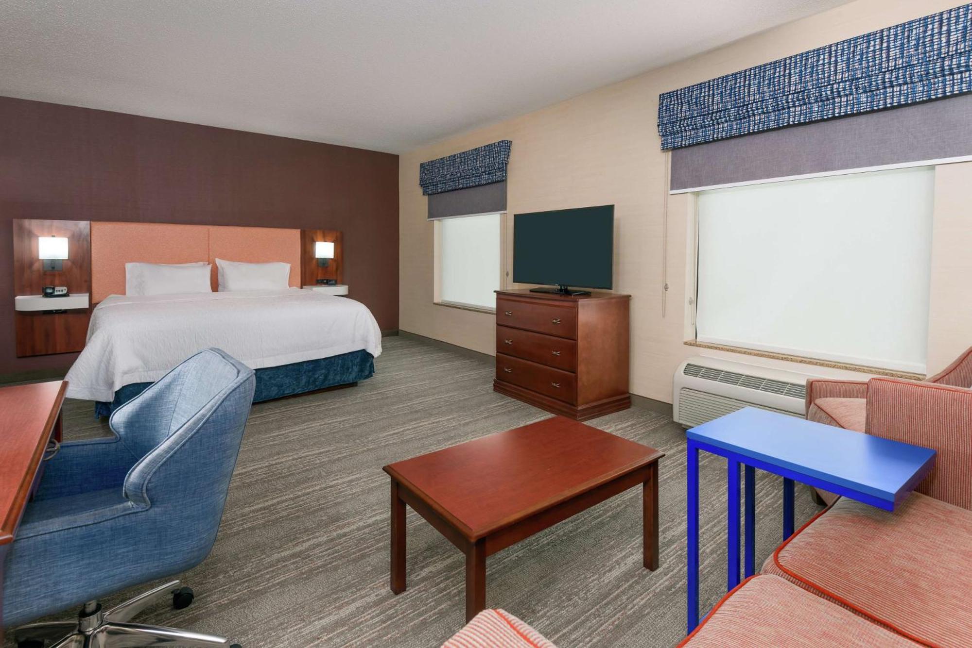 Hampton Inn Springfield South Enfield Exterior photo