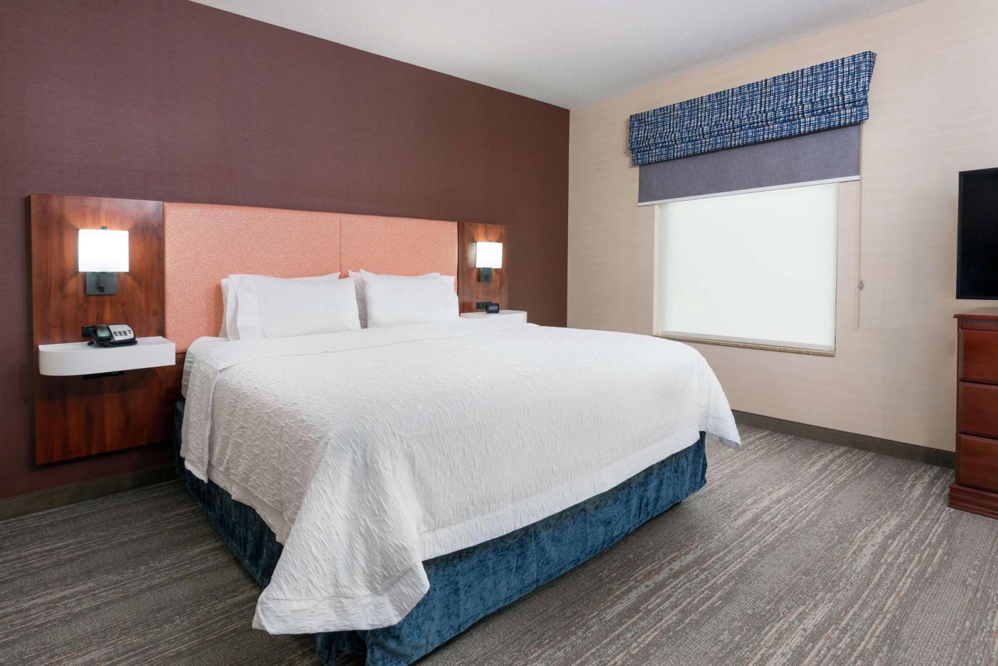 Hampton Inn Springfield South Enfield Exterior photo